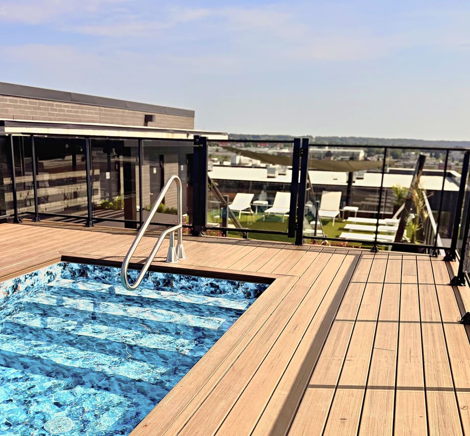 Rooftop pool